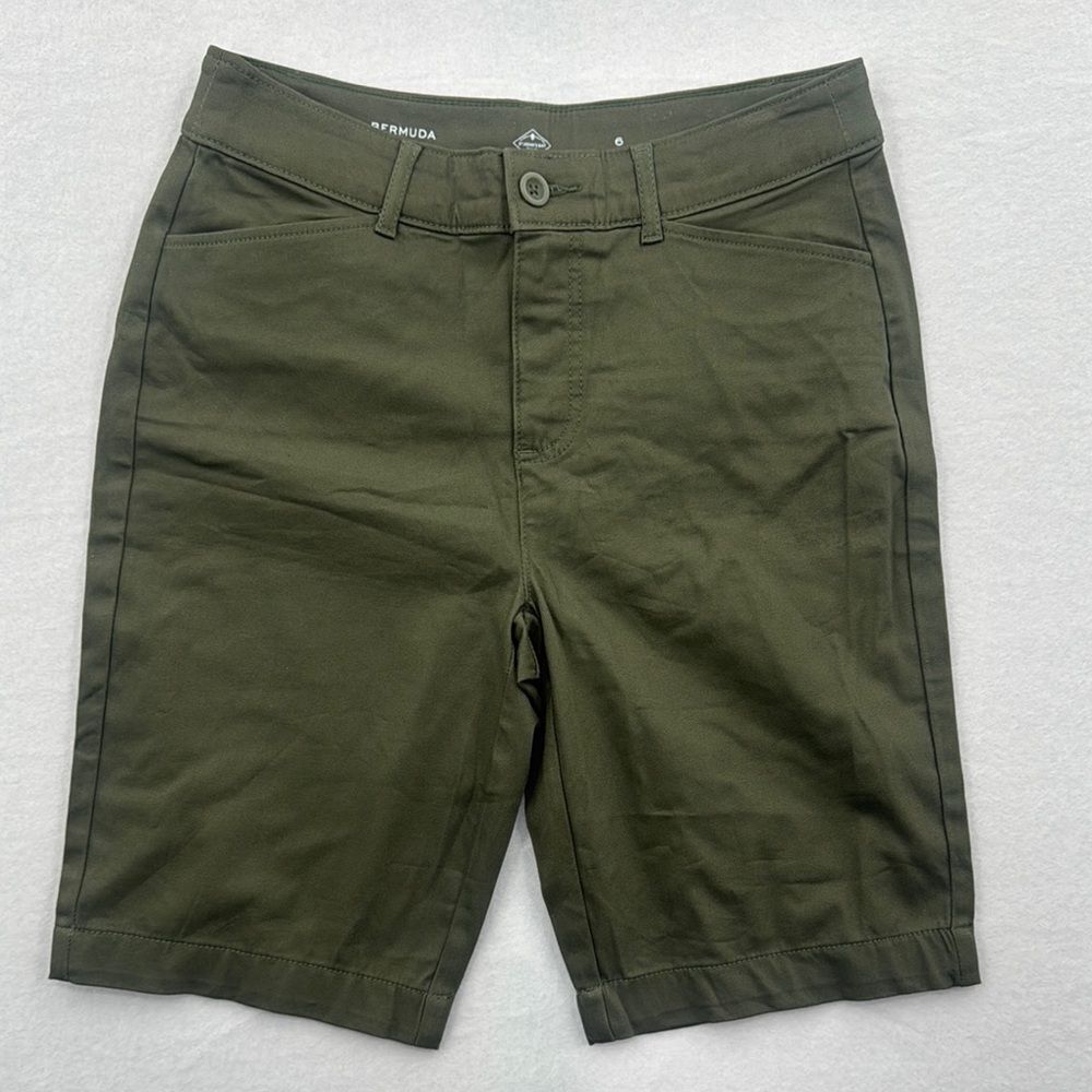 3For$20 St.John's Bay Military Green Bermuda Shorts size 6